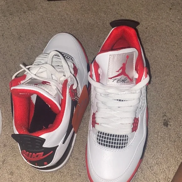 Air Jordan 4s Fire Reds